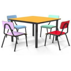 Mesa quadrada 0,80x0,80 com 4 cadeiras infantis - branca